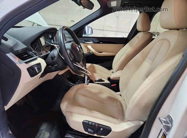 WBXHT3C31H5F69722 2017 BMW X1 White 