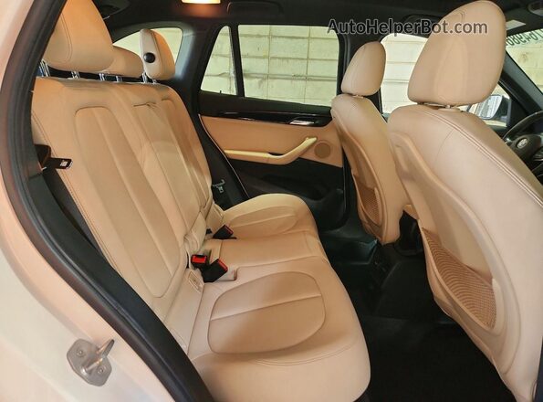 WBXHT3C31H5F69722 2017 BMW X1 White 