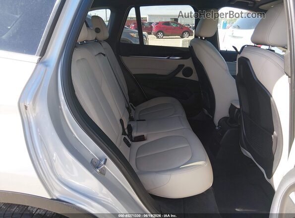 WBXHT3C32H5F74296 2017 BMW X1 Silver Вид наклейки з VIN-кодом