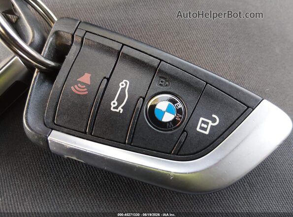 WBXHT3C32H5F74296 2017 BMW X1 Silver Вид панелі приладів