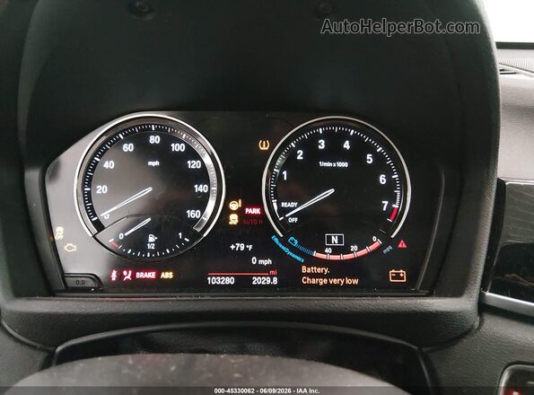WBXHT3C32J5L31168 2018 BMW X1 White Vista de los asientos traseros