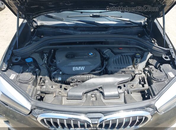 WBXHT3C33H5F81581 2017 BMW X1 Black Widok z tyłu