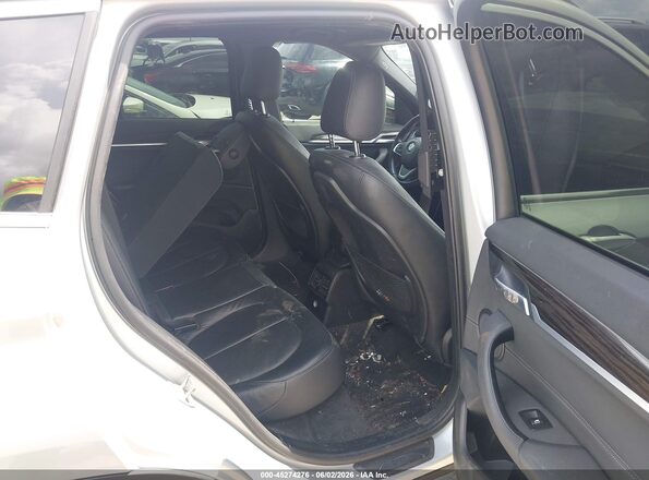 WBXHT3C33J5K27823 2018 BMW X1 Silver VIN կոդի պիտակի տեսք