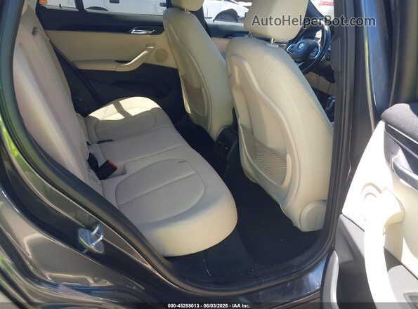 WBXHT3C33J5L24200 2018 BMW X1 Gray VIN կոդի պիտակի տեսք