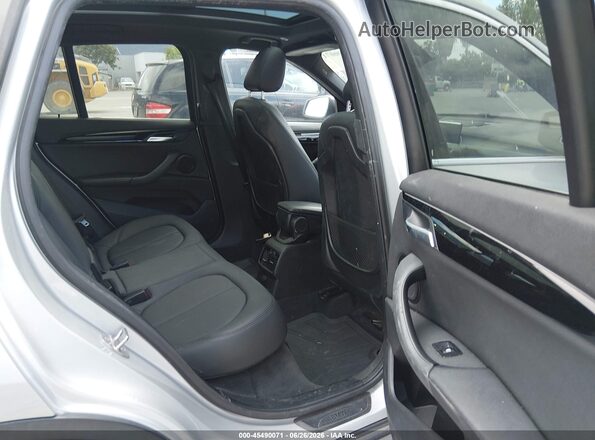 WBXHT3C34G5E55888 2016 BMW X1 Gray VIN კოდის სტიკერის ხედი