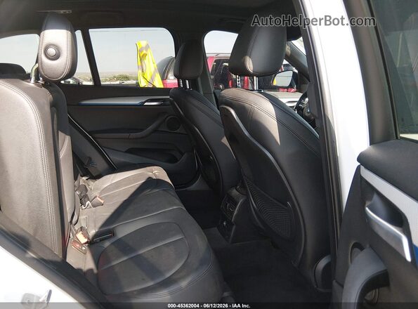 WBXHT3C35G5F64408 2016 BMW X1 White VIN կոդի պիտակի տեսք
