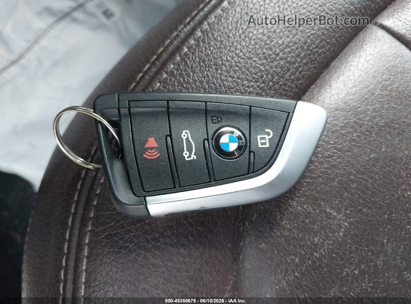 WBXHT3C35H5F73398 2017 BMW X1 White Dashboard view