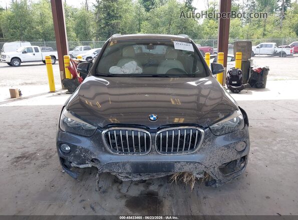 WBXHT3C35J5F89879 2018 BMW X1 Gray Vista del cuadro de instrumentos