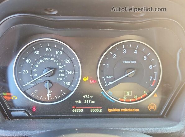 WBXHT3C36H5F70106 2017 BMW X1 White Սարքավորումների վահանակի տեսք