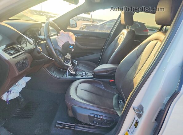 WBXHT3C36H5F70106 2017 BMW X1 White Սալոնի դիմացի տեսք