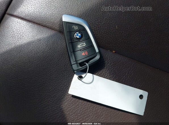 WBXHT3C36H5F77704 2017 BMW X1 White წინა პანელის ხედი