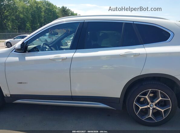 WBXHT3C36H5F77704 2017 BMW X1 White სალონის 360-გრადუსიანი ხედი