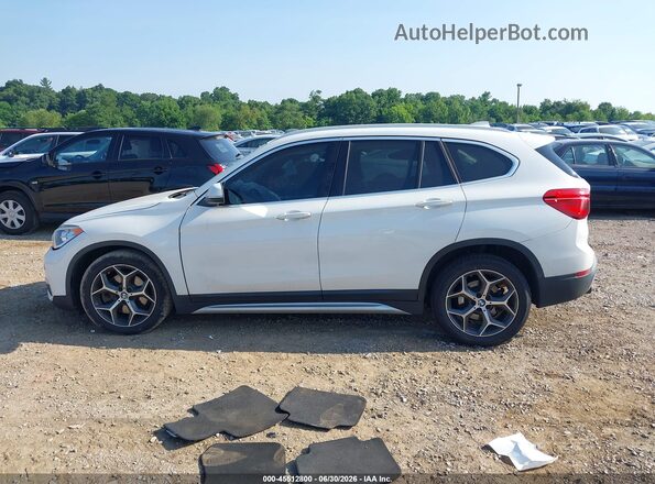 WBXHT3C36J3H30017 2018 BMW X1 White Панорамний вид салону 360°