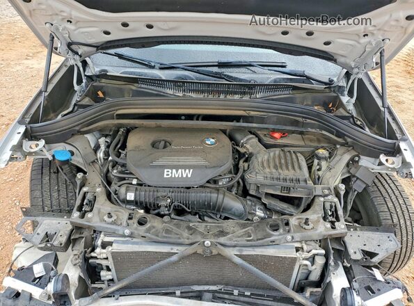 WBXHT3C36J5F90135 2018 BMW X1 Silver Շարժիչի բաժամունքի տեսք
