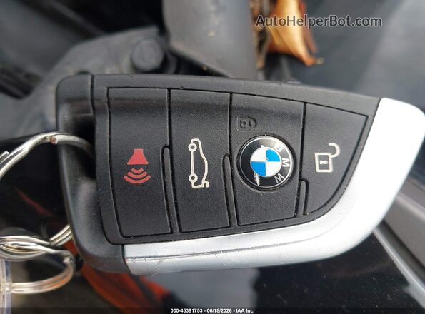 WBXHT3C36J5K25869 2018 BMW X1 Black Вид панелі приладів