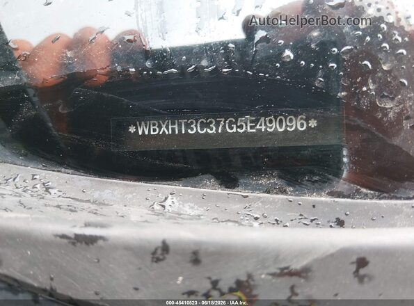 WBXHT3C37G5E49096 2016 BMW X1 Black ძრავის განყოფილების ხედი