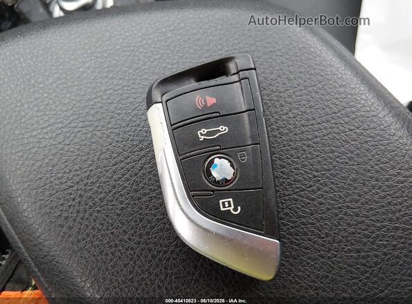 WBXHT3C37G5E49096 2016 BMW X1 Black წინა პანელის ხედი