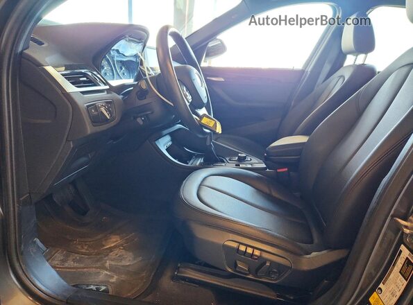 WBXHT3C37J5F91908 2018 BMW X1 Серый 