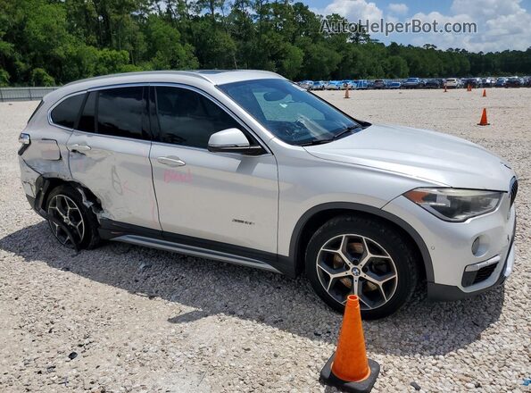 WBXHT3C38H5F87991 2017 BMW X1 Белый Передняя правая четверть