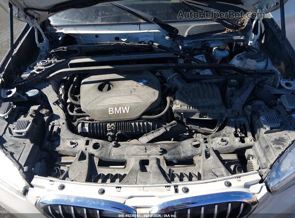 WBXHT3C38J5F90086 2018 BMW X1 White Vista trasera