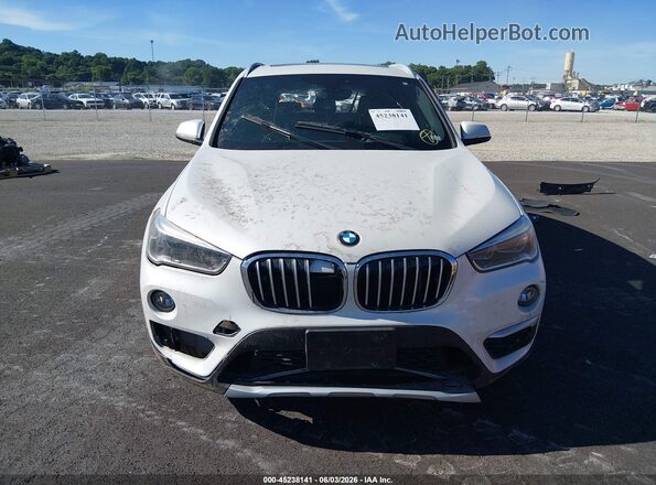 WBXHT3C38J5F90086 2018 BMW X1 White Vista del cuadro de instrumentos