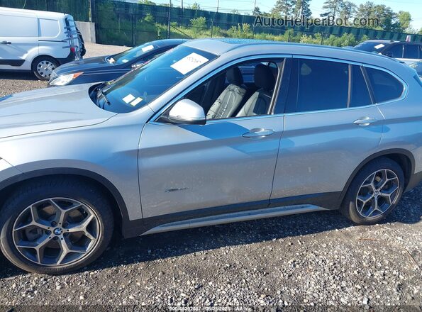 WBXHT3C39H5F69483 2017 BMW X1 Серебряный Панорамный вид салона 360°