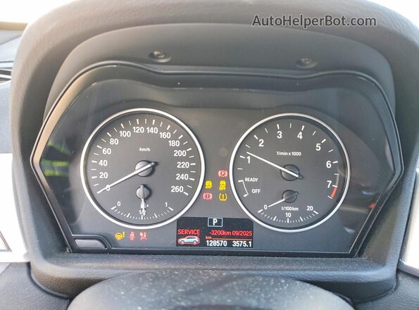 WBXHT3C39J5F88623 2018 BMW X1 White Instrument cluster view