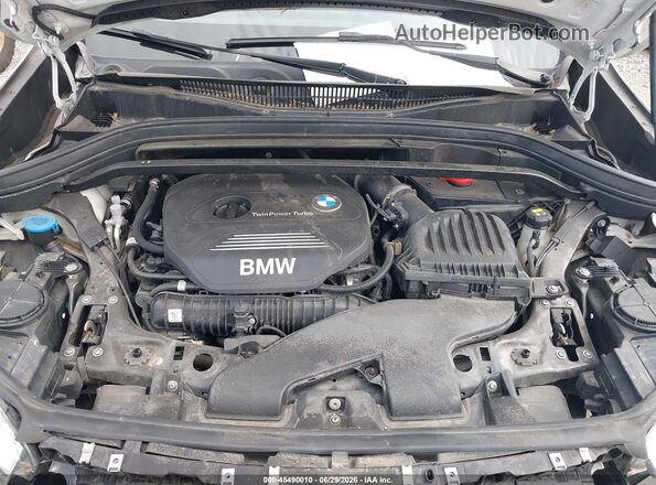 WBXHT3C39J5F92722 2018 BMW X1 White Հետևի տեսք
