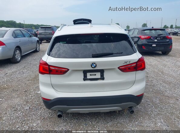 WBXHT3C39J5F92722 2018 BMW X1 White 