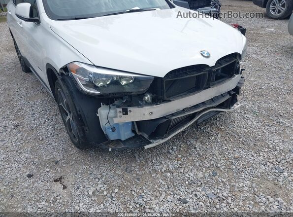 WBXHT3C39J5F92722 2018 BMW X1 White 