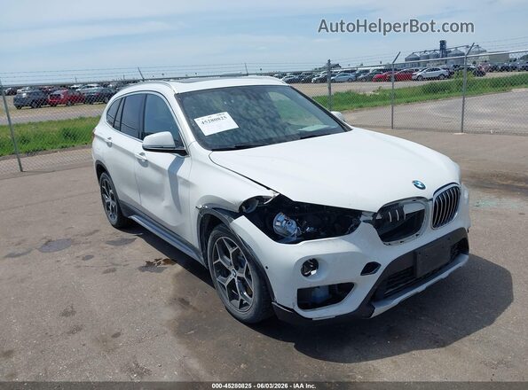 WBXHT3C39J5L31278 2018 BMW X1 White Front view