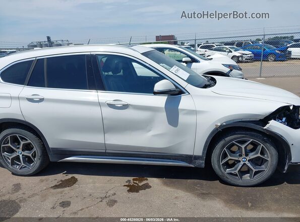 WBXHT3C39J5L31278 2018 BMW X1 White 360 interior view