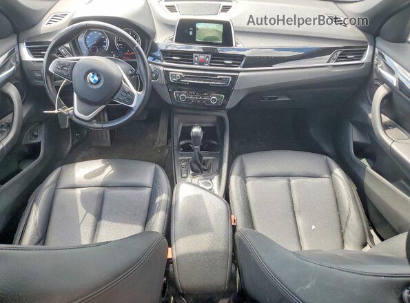 WBXHT3C3XJ3H31297 2018 BMW X1 Белый Вид панели приборов