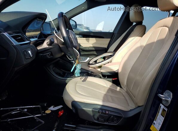 WBXHT3C3XJ5K24918 2018 BMW X1 Blue Widok wnętrza z przodu