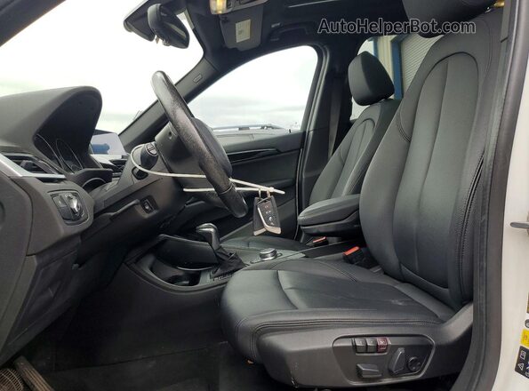 WBXHT3C51K5L90294 2019 BMW X1 White 