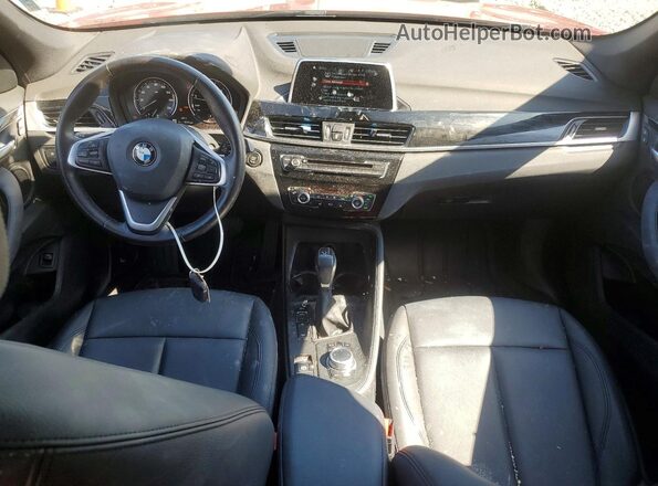 WBXHT3C52K5L91244 2019 BMW X1 Orange Вид панелі приладів