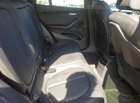 WBXHT3C52K5L91244 2019 BMW X1 Orange Вид задньої частини салону
