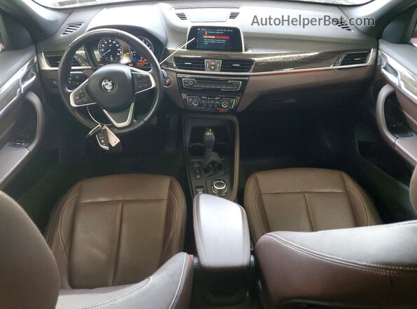 WBXHT3C52K5N00365 2019 BMW X1 White Widok deski rozdzielczej
