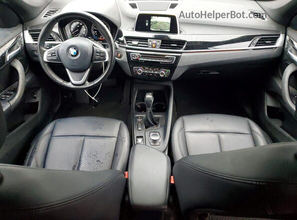 WBXHT3C53K5L36236 2019 BMW X1 White Առջևի վահանակի տեսք