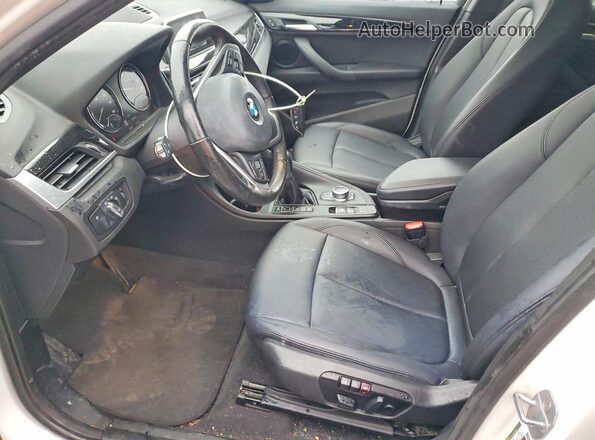 WBXHT3C53K5L36236 2019 BMW X1 White Սալոնի դիմացի տեսք