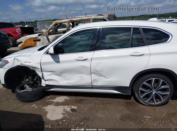 WBXHT3C59K5L37732 2019 BMW X1 White სალონის 360-გრადუსიანი ხედი
