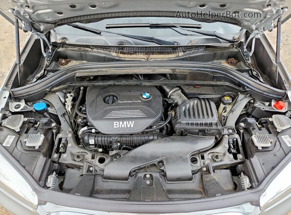 WBXHT3Z34H4A57871 2017 BMW X1 Серебряный Вид задней части салона