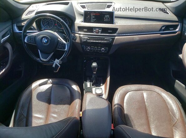 WBXHT3Z38G4A51831 2016 BMW X1 White Widok deski rozdzielczej