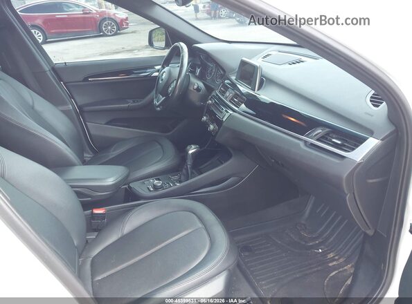WBXHU7C30H5H37709 2017 BMW X1 White Սալոնի դիմացի տեսք