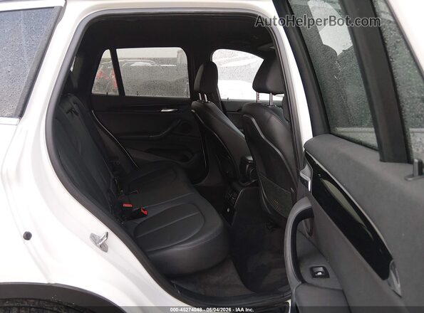 WBXHU7C30J5H39823 2018 BMW X1 White 