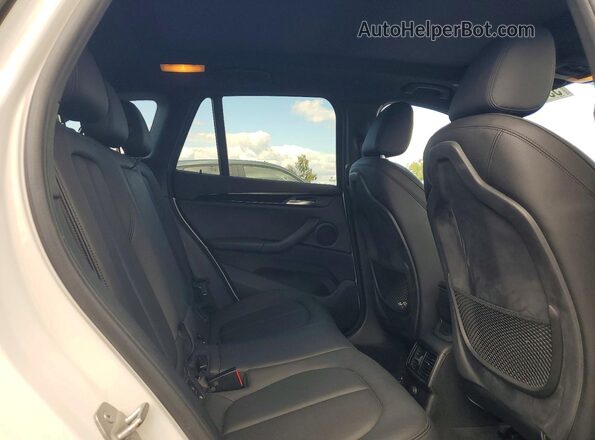WBXHU7C31HP924751 2017 BMW X1 White 