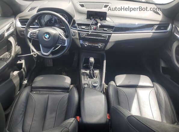 WBXHU7C31J5L07738 2018 BMW X1 White Widok deski rozdzielczej