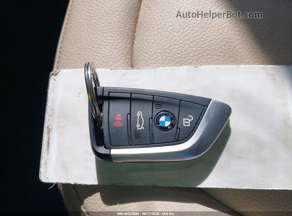 WBXHU7C32J5H44523 2018 BMW X1 Blue Vista del salpicadero