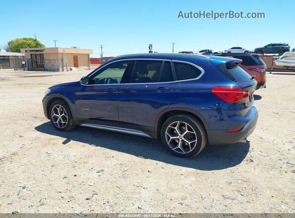 WBXHU7C32J5H44523 2018 BMW X1 Blue Vista interior de 360 grados