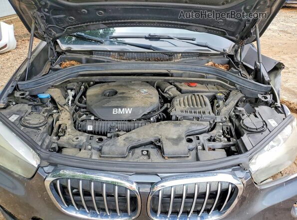 WBXHU7C34HP925022 2017 BMW X1 Серый Вид подкапотного пространства